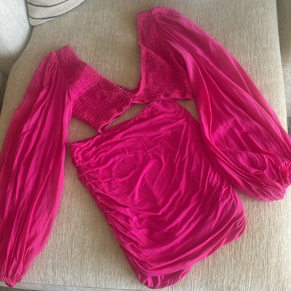 Indah Set in Hot Pink - Picture 2 of 4